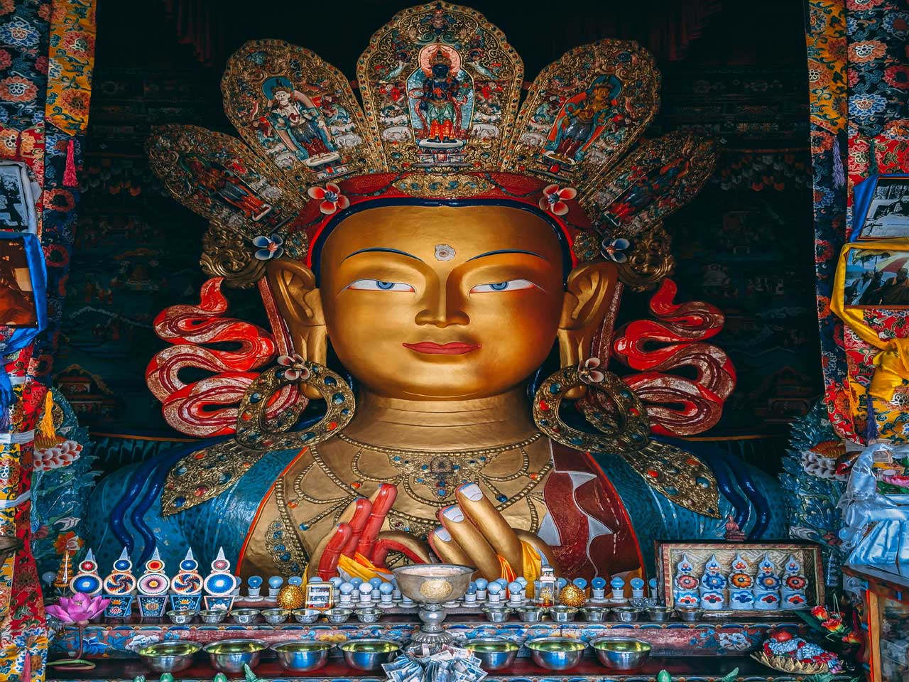 Buddhist-Tourist-Place-Statue